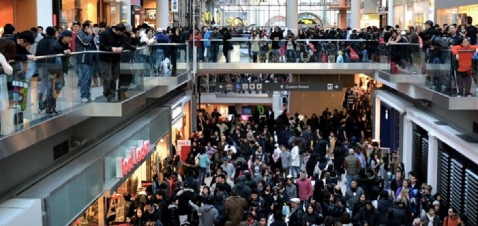 La afluencia en los centros comerciales continúa a la baja: cae un 4,3% en octubre